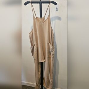 Fashion Women's Sleeveless Jumpsuit, Pull-On, Front Pockets